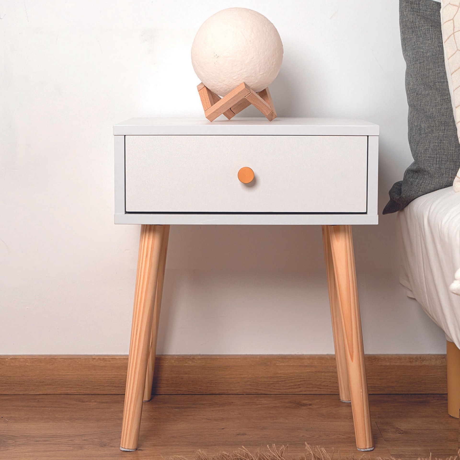 Mesita de noche de madera con 1 cajón Deva 40x30x50cm