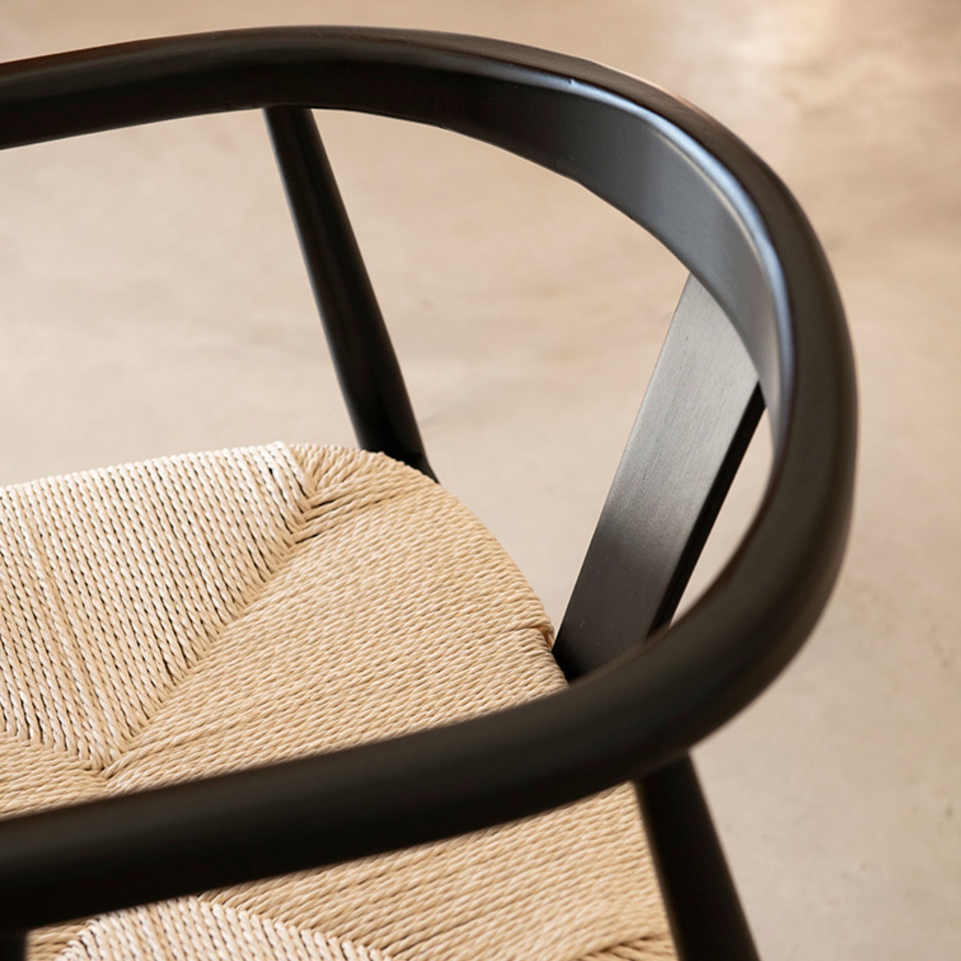 Silla de comedor de madera de haya negra Lilia 56x56x73cm