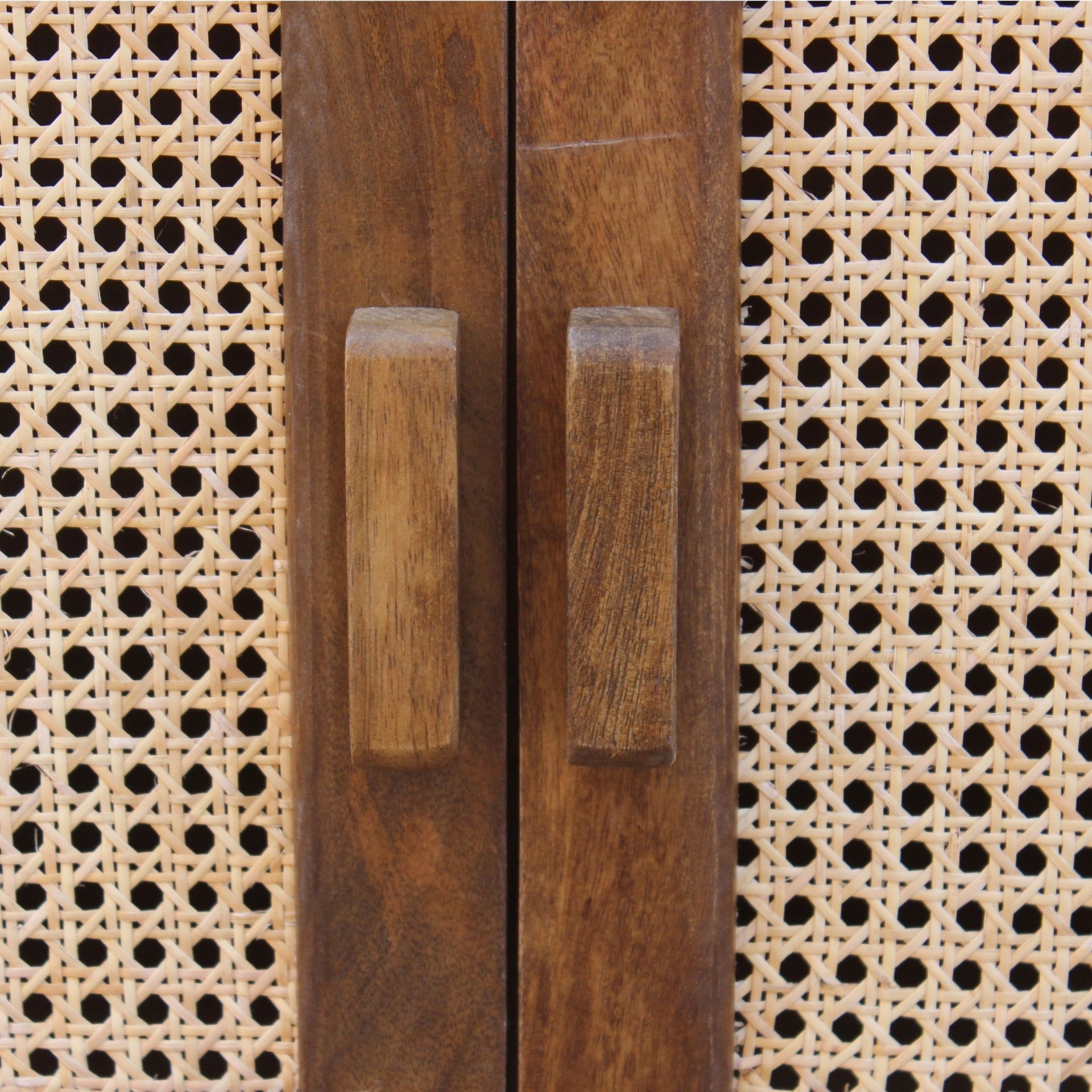 Mueble de televisión de madera de mango Merlín 175x45x57cm Clau&Chloe