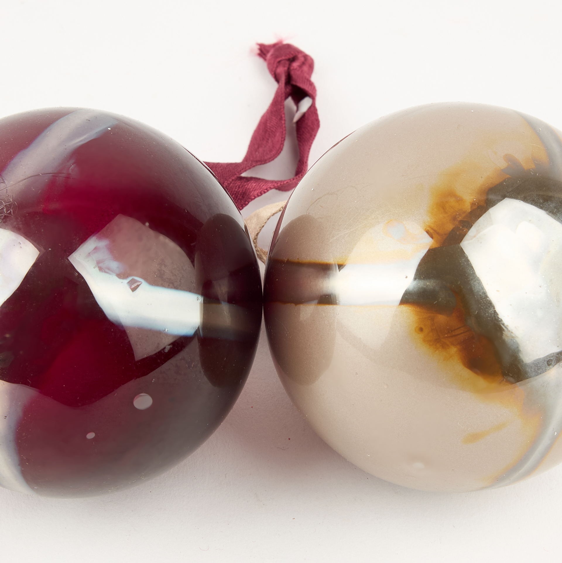 Bola decorativa Stripe roja Ø8cm en varios colores