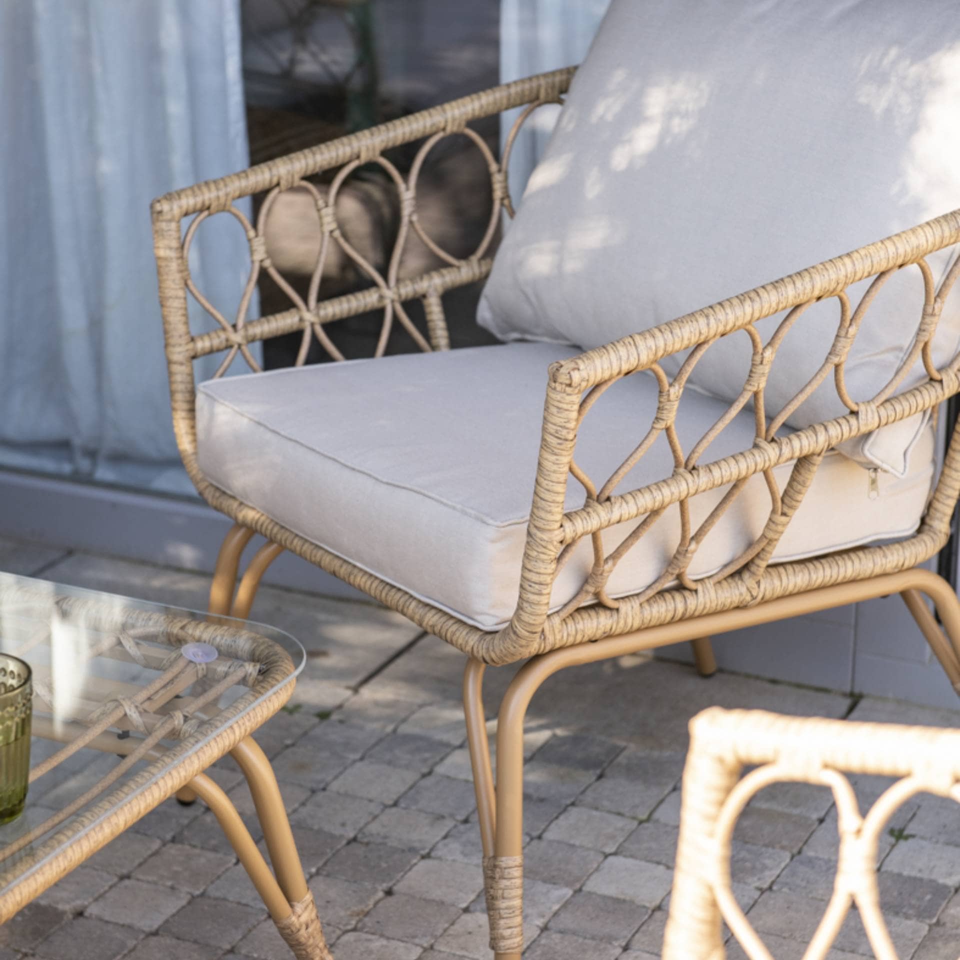 Set de jard&iacute;n 4 piezas rat&aacute;n sint&eacute;tico Creta