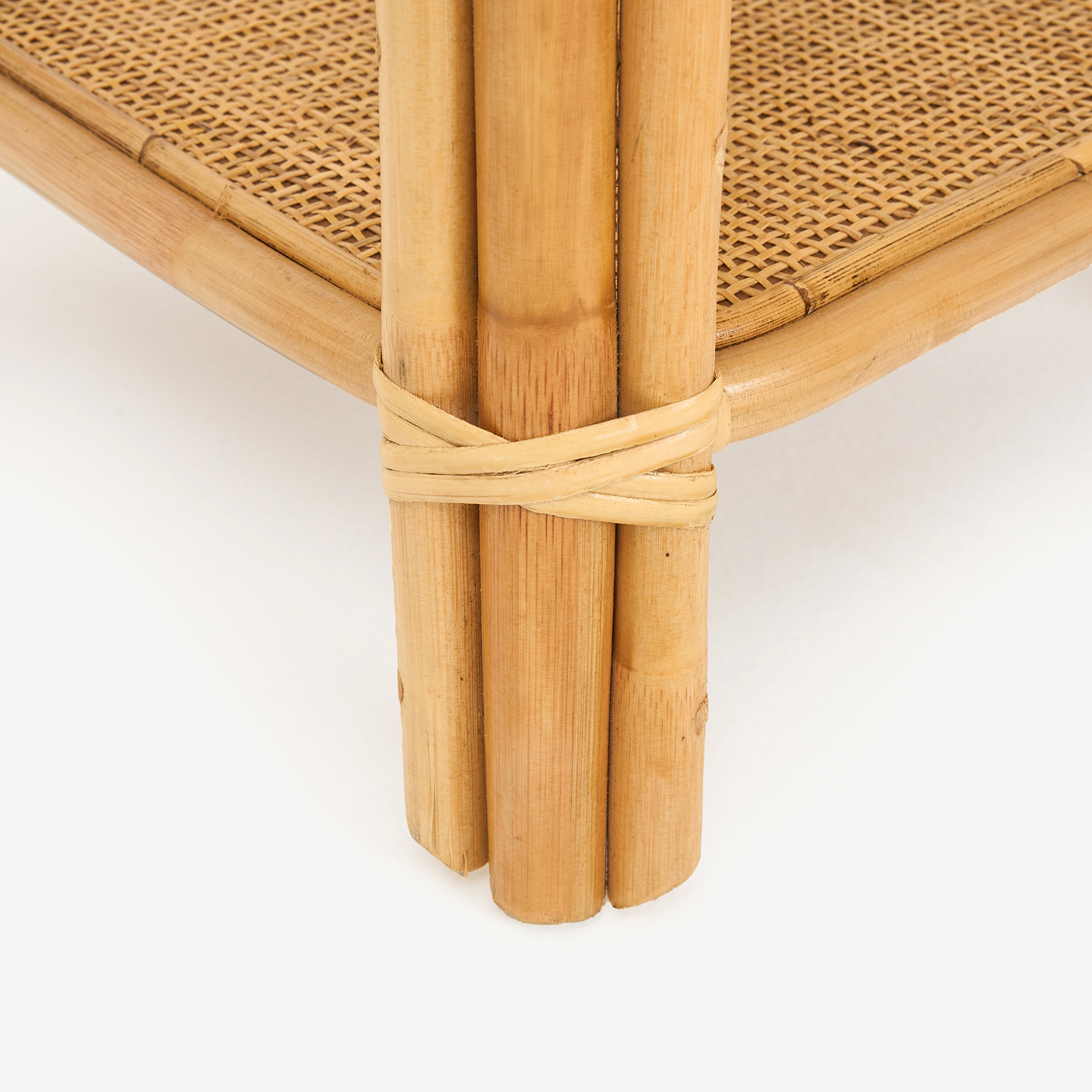 Mesa auxiliar de rat&aacute;n Delos 35x35x45cm