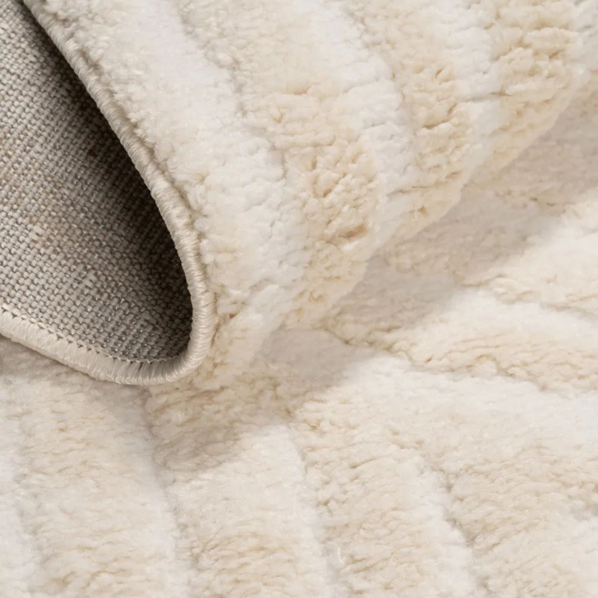 Alfombra beige de poli&eacute;ster y yute relieve 240x330cm