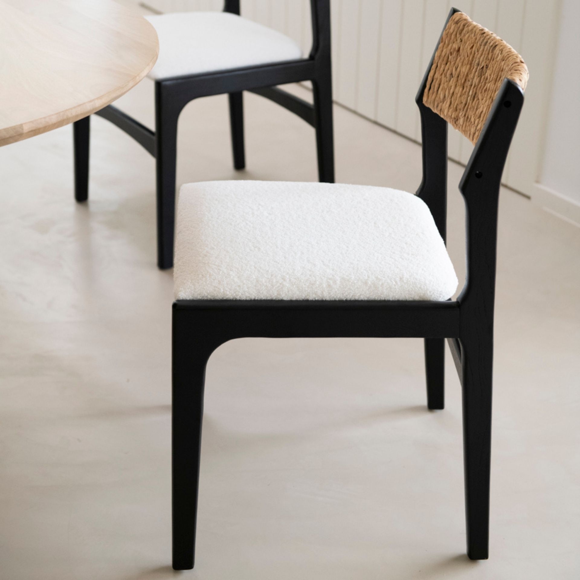 Silla de comedor de madera de olmo negra Jana 48x44x79cm Clau&Chloe