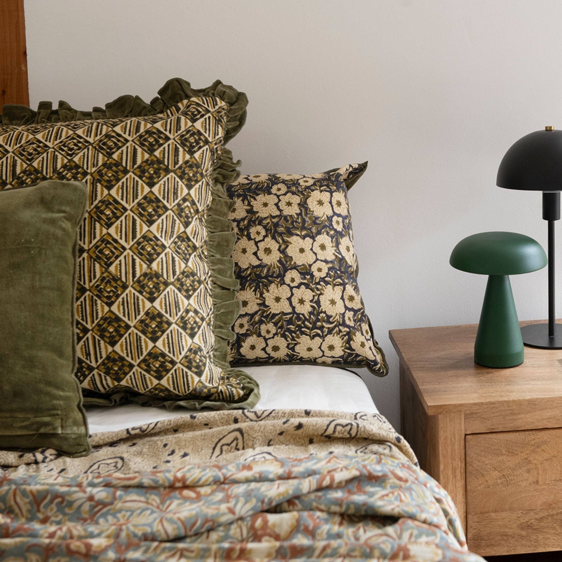 Funda de cojín rectangular de algodón estampado azul flores Mia 40x60cm Clau&Chloe