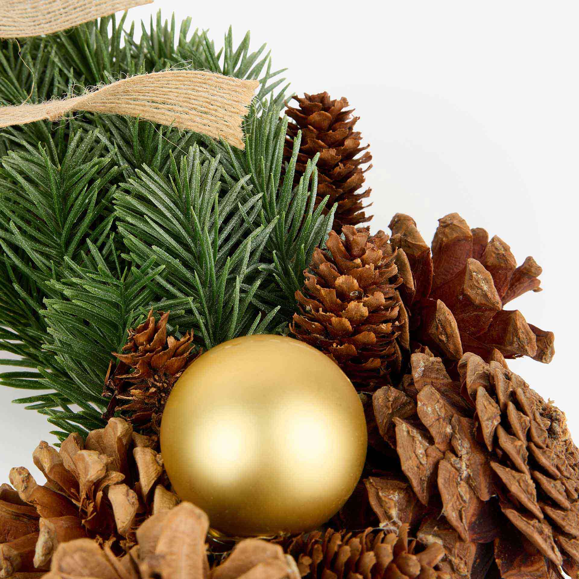 Corona decorativa con piñas y lazo dorado Ø34cm