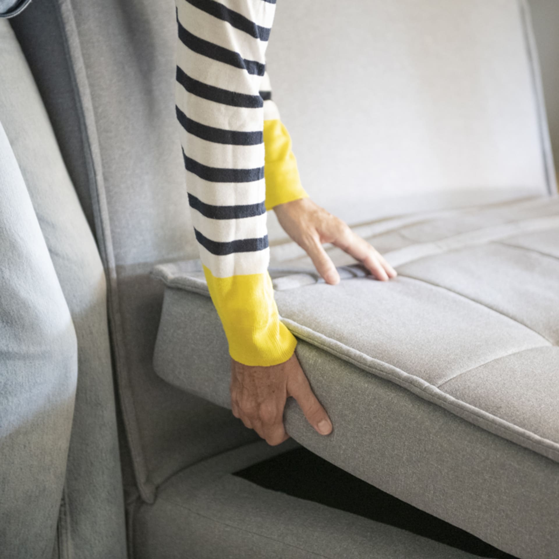 Sofá cama individual gris claro Gael 104x92x84cm