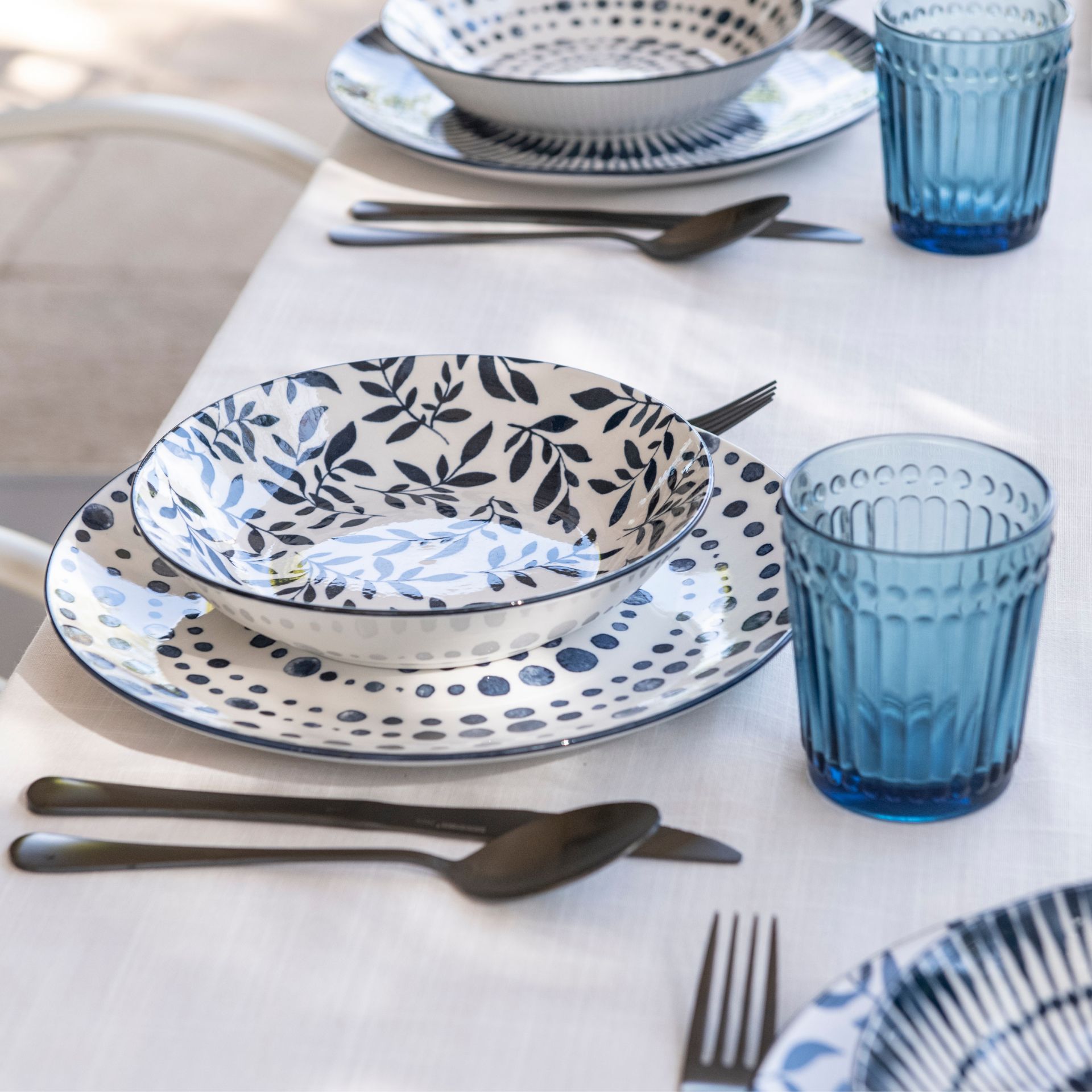 Plato hondo de porcelana Ming &Oslash;20cm