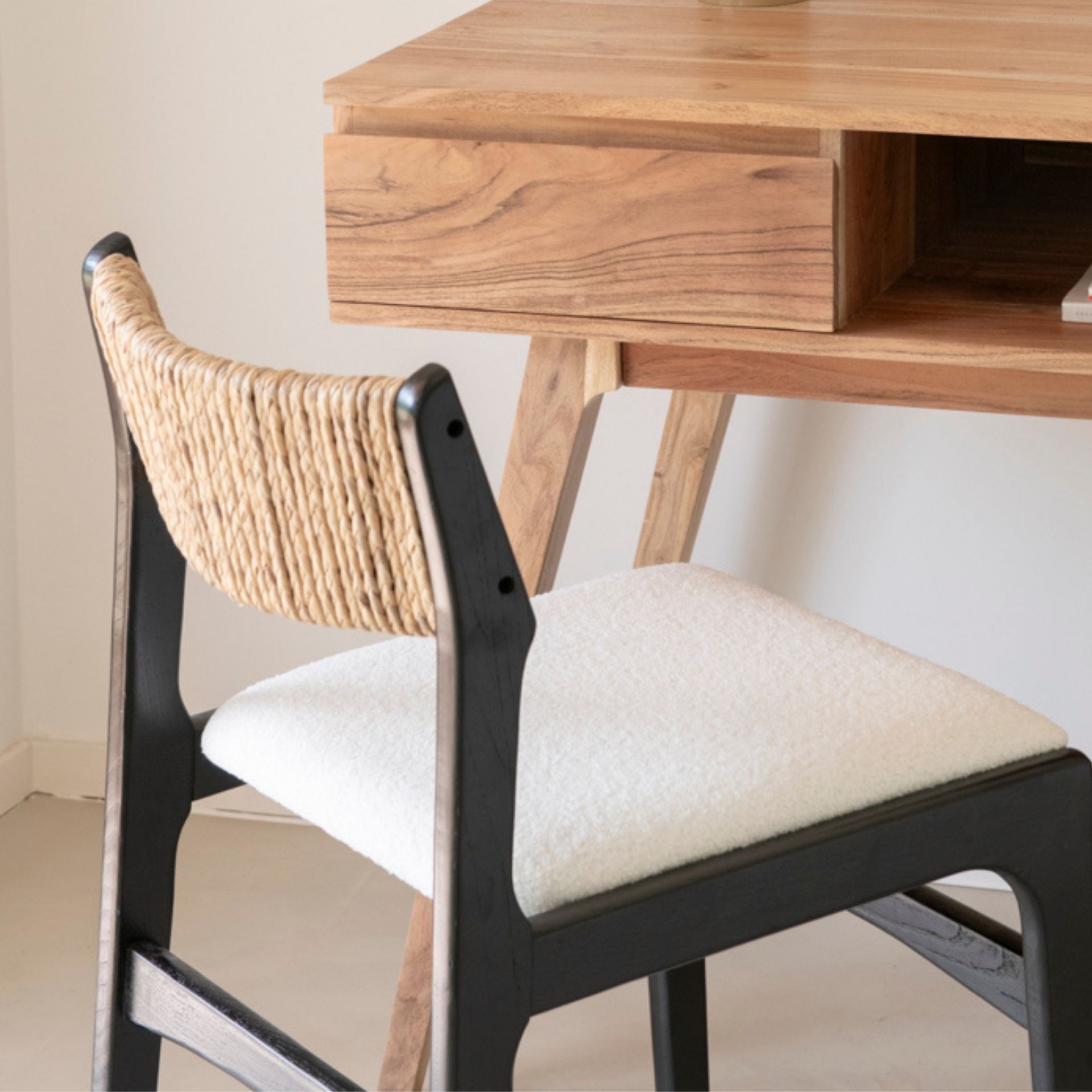 Silla de comedor de madera de olmo negra Jana 48x44x79cm Clau&Chloe