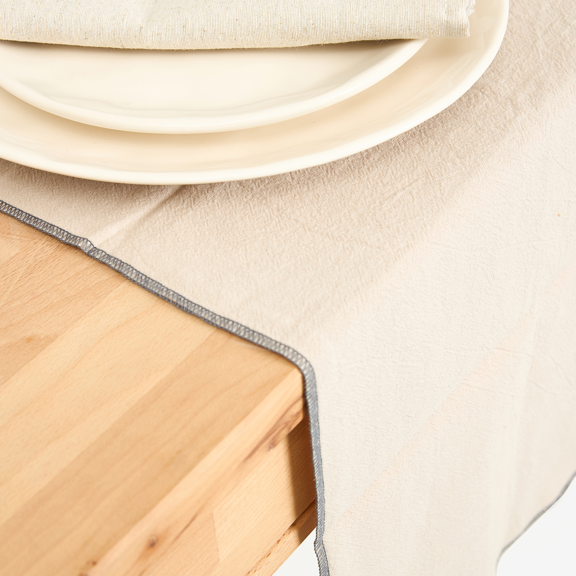 Camino de mesa de algodón con flecos beige 30x150cm