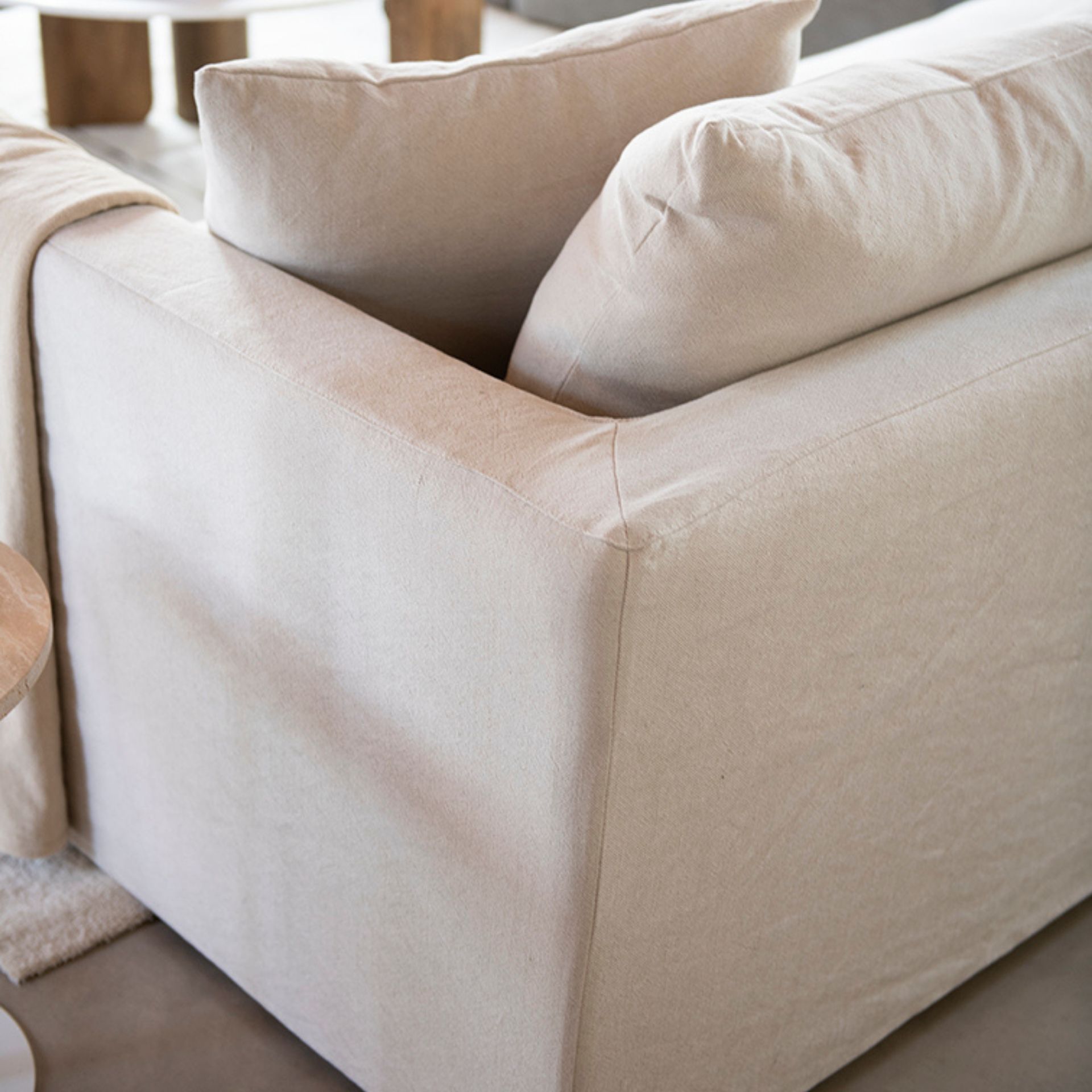 Sofá de 3 plazas de lino beige Aiden 220x110x80 Clau&Chloe