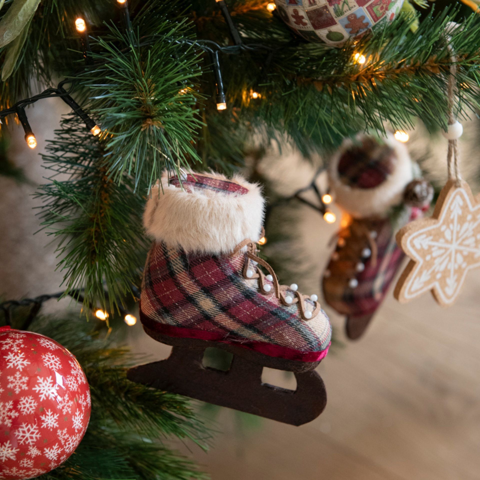 Adorno colgante Pat&iacute;n de tart&aacute;n 12cm