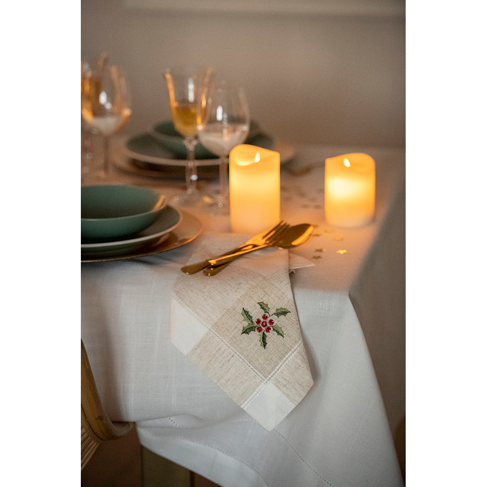 Servilleta blanca bordado Muérdago 45x45cm