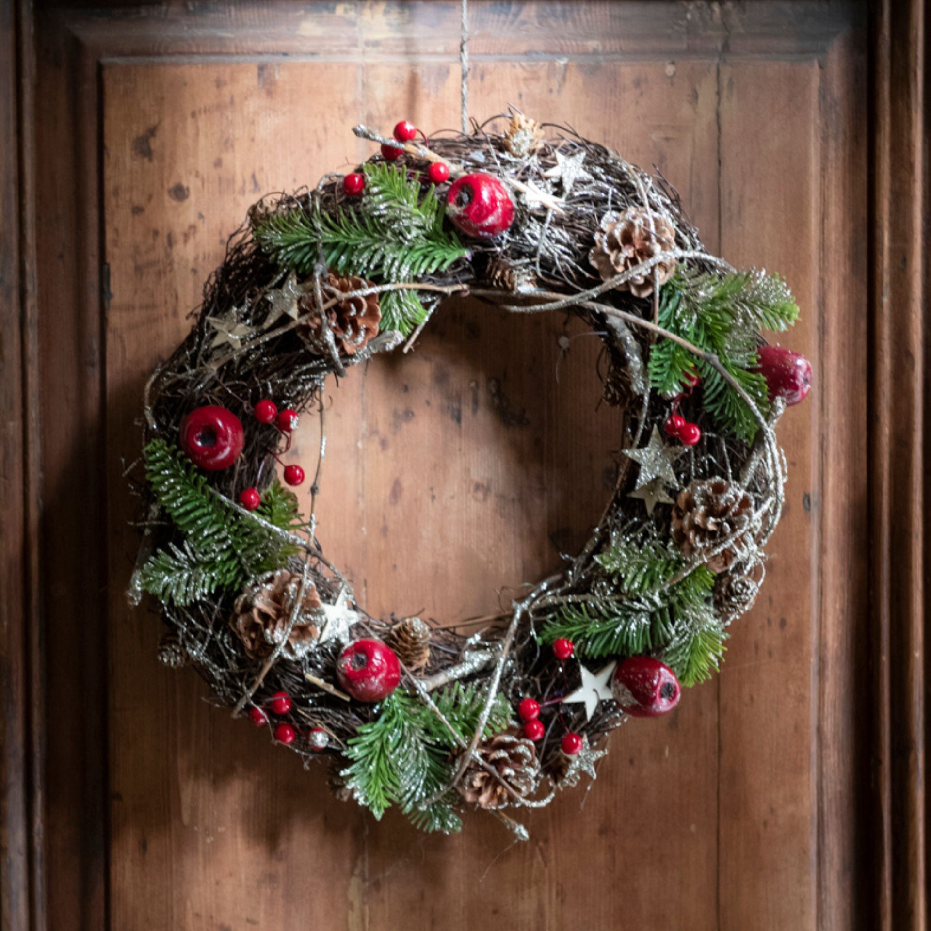 Corona decorativa estrellas/Bayas Ø37cm