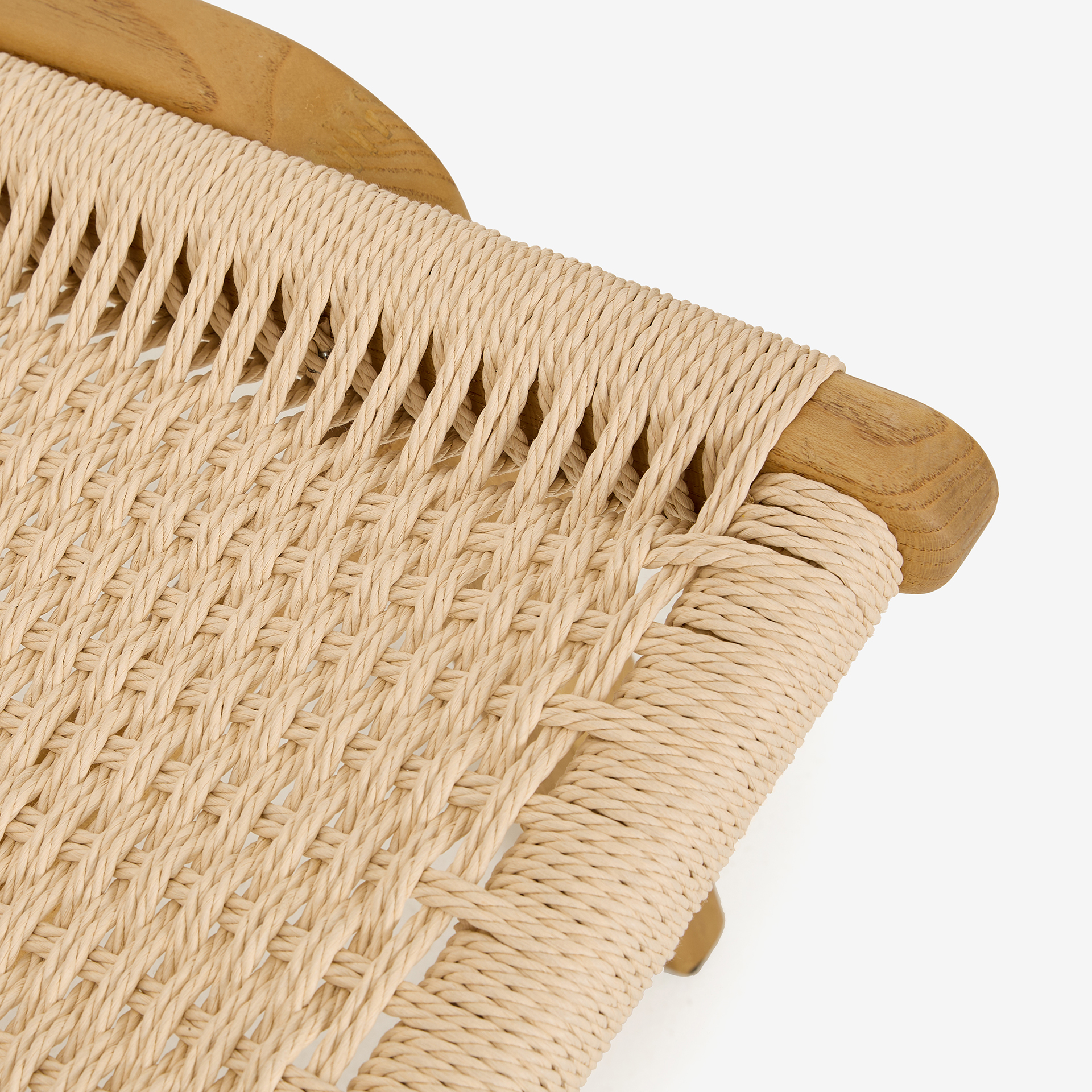 Butaca de madera de olmo y cuerda trenzada beige Alma 56x48x70cm Clau&Chloe