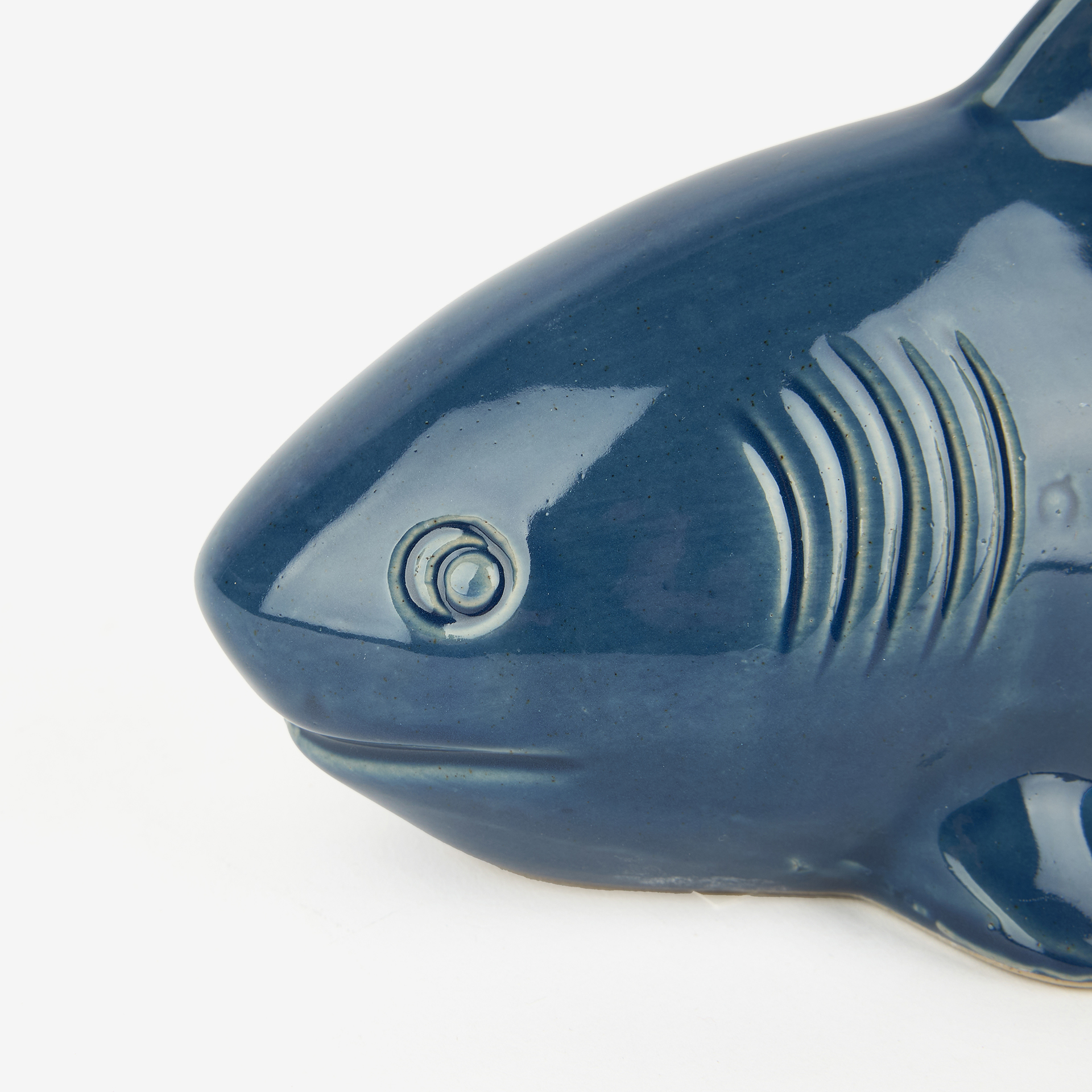 Figura decorativa de cer&aacute;mica Shark Sea 20x9x10cm