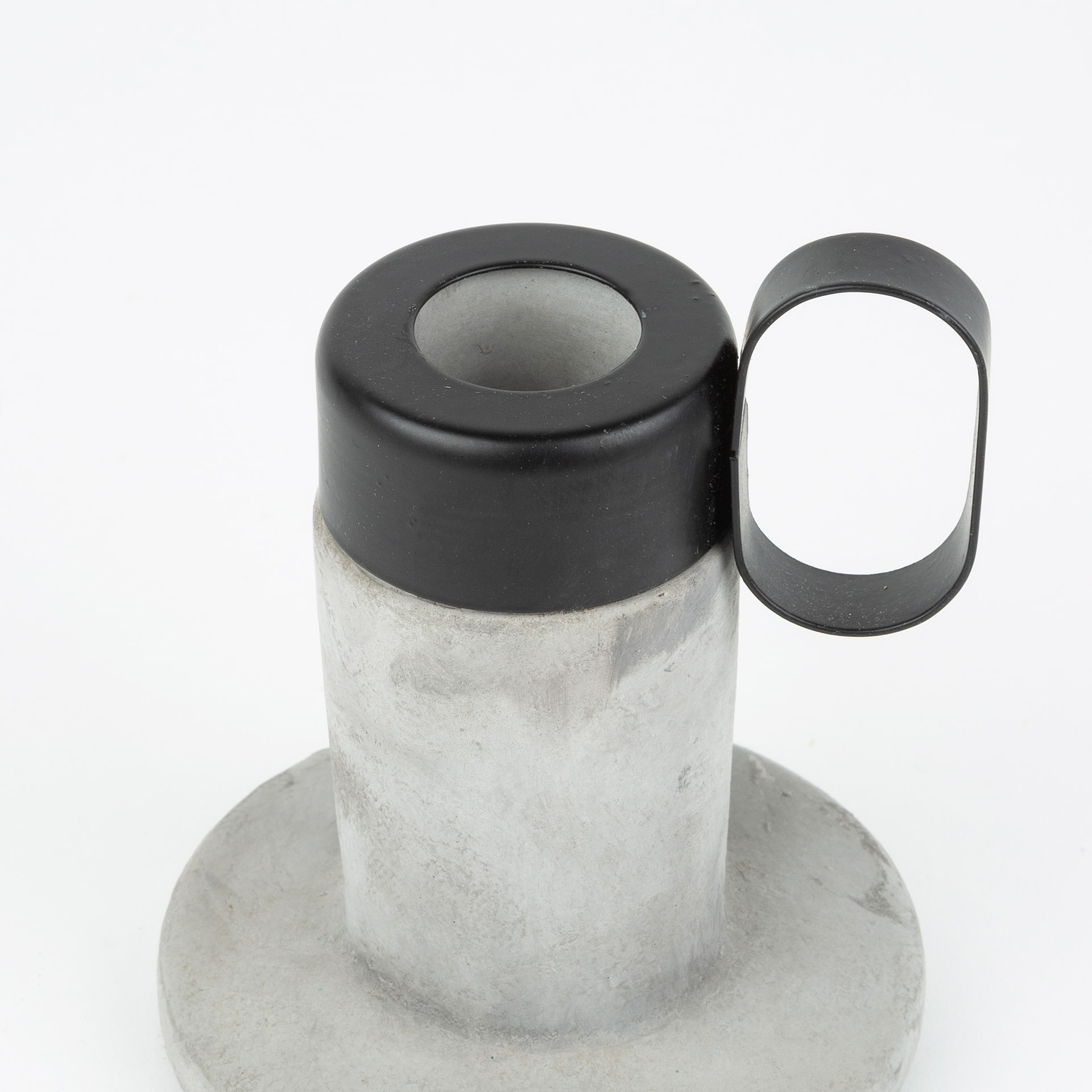 Portavelas con asa de cemento 9cm