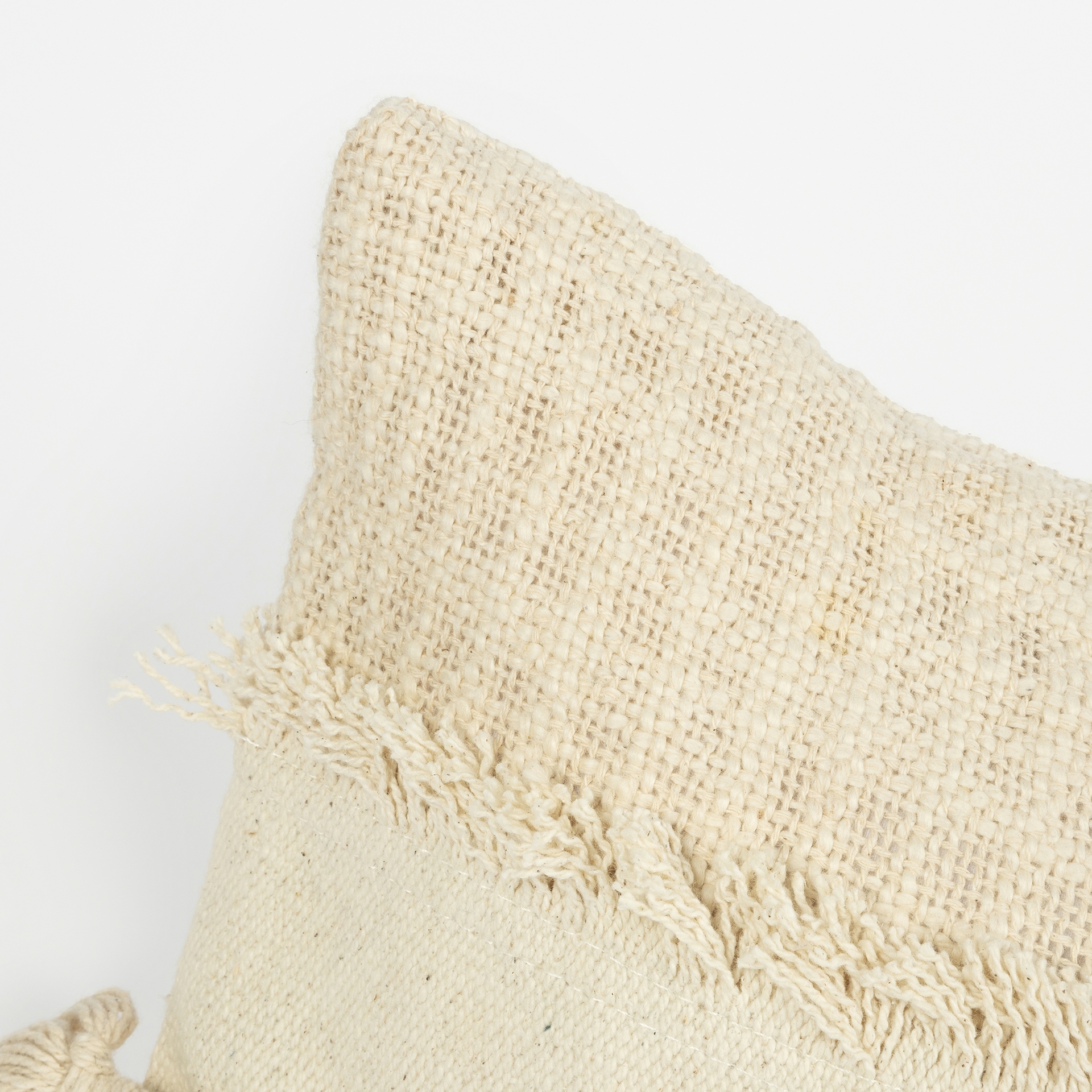 Funda de coj&iacute;n blanco de algod&oacute;n flecos 30x45cm